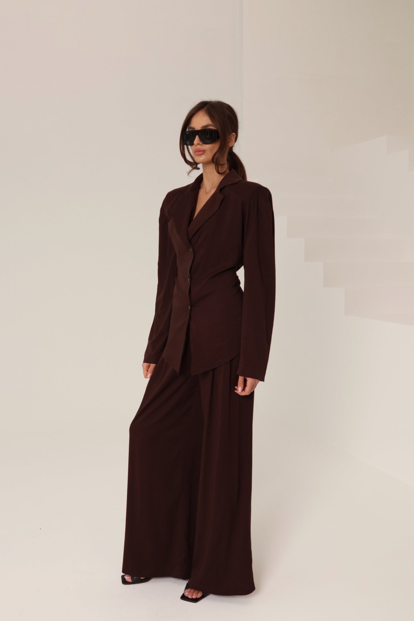 Czekoladowa koszula z poduszkami