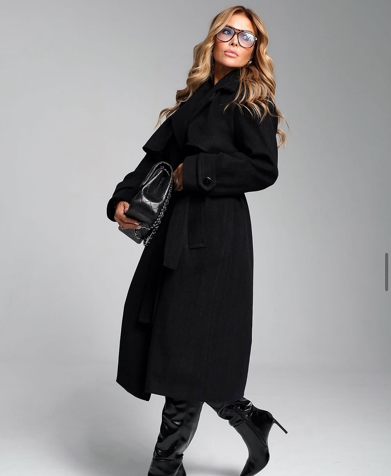WEŁNIANY TRENCZ BLACK