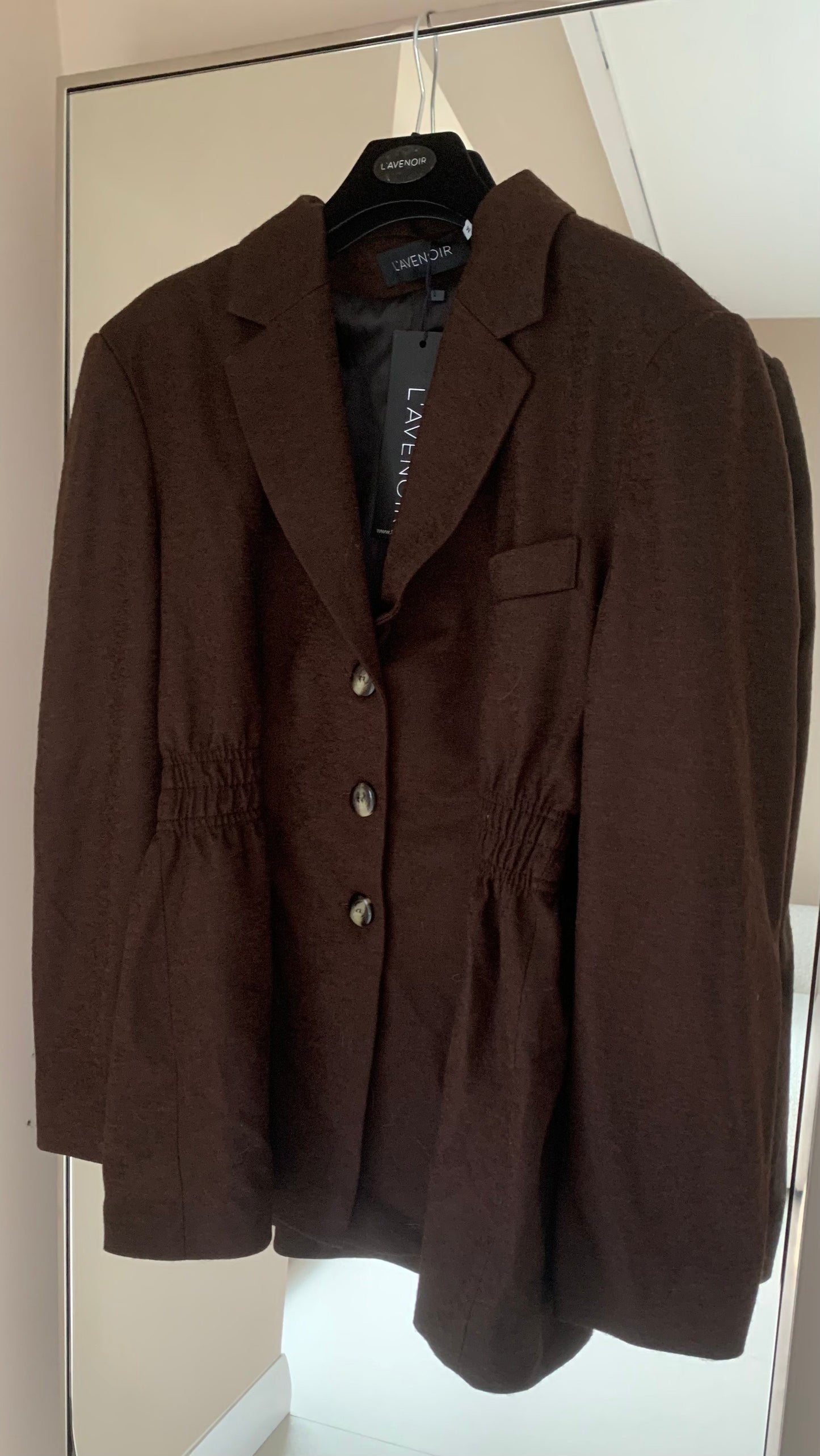 czekoladowa wełniana marynarka