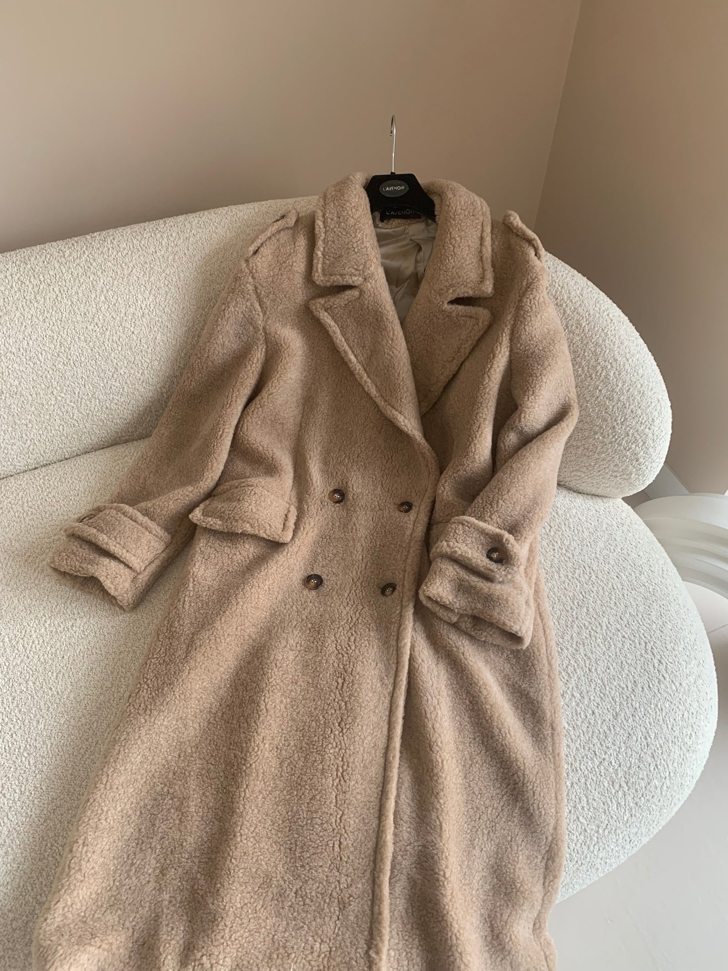 BEŻOWE FUTRO WEŁNIANE 2