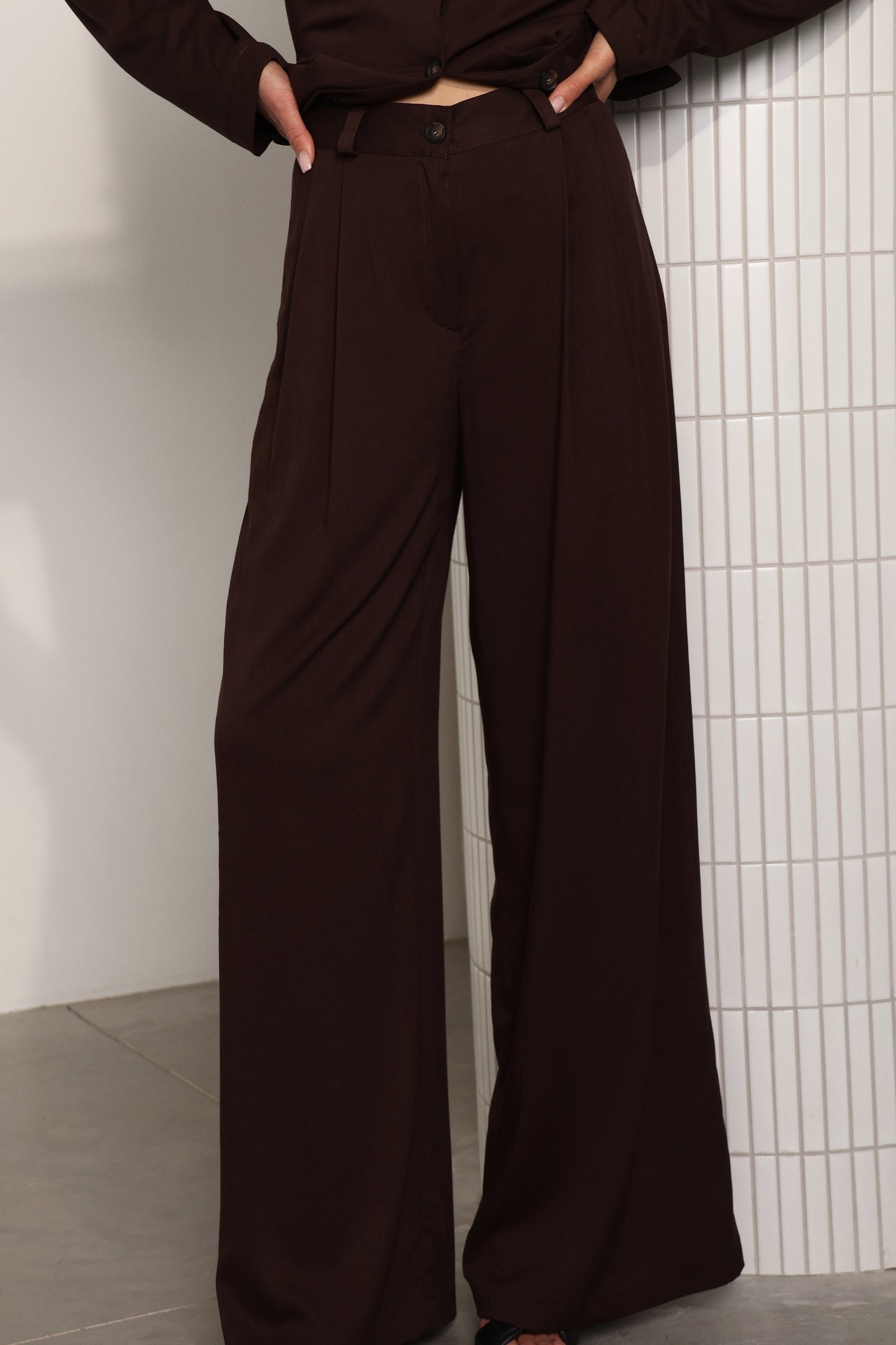 Czekoladowa koszula z poduszkami