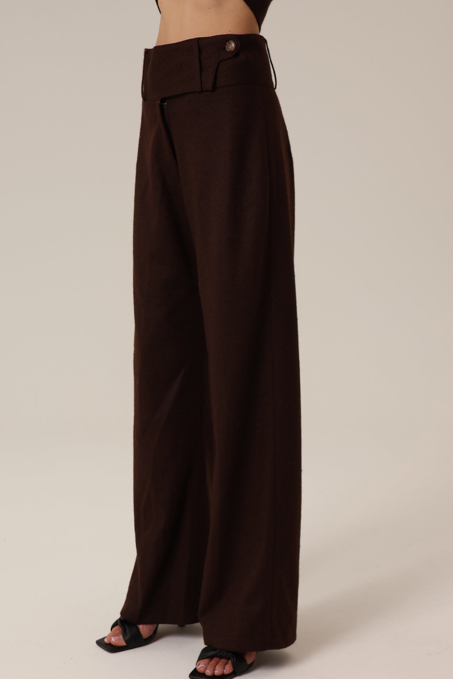 czekoladowe spodnie wełniane